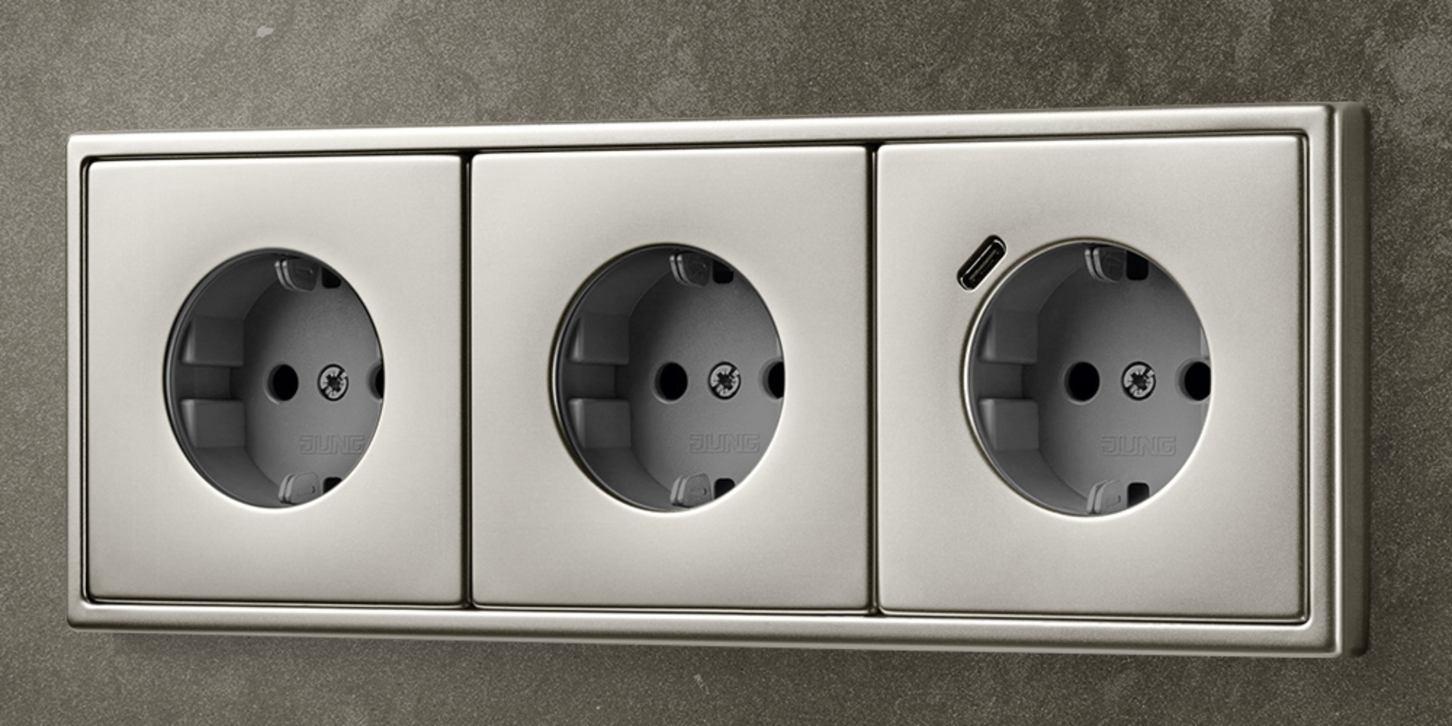 SCHUKO® Steckdosen mit USB bei RBS Elektroinstallation GmbH in Niedergörsdorf OT Altes Lager