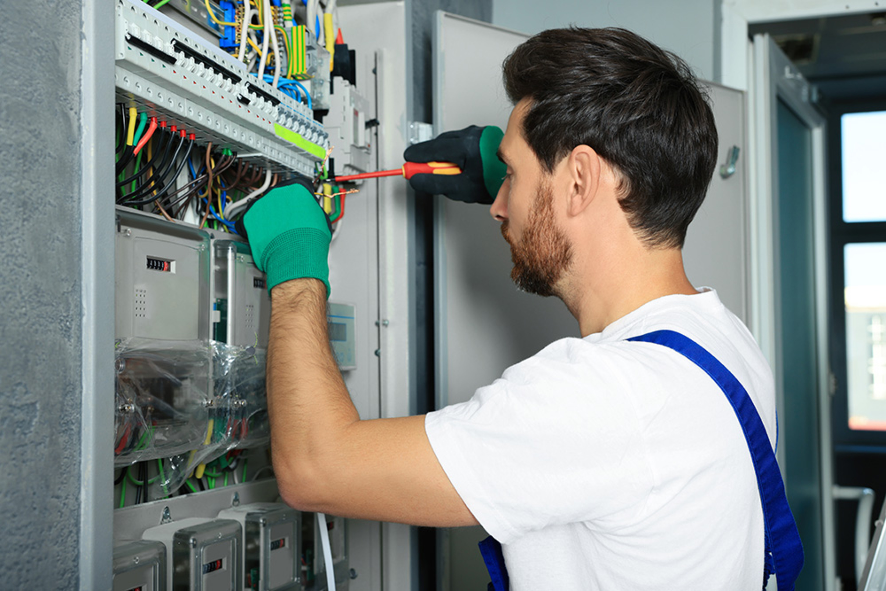Nieder­spannungs­anlagen bei RBS Elektroinstallation GmbH in Niedergörsdorf OT Altes Lager