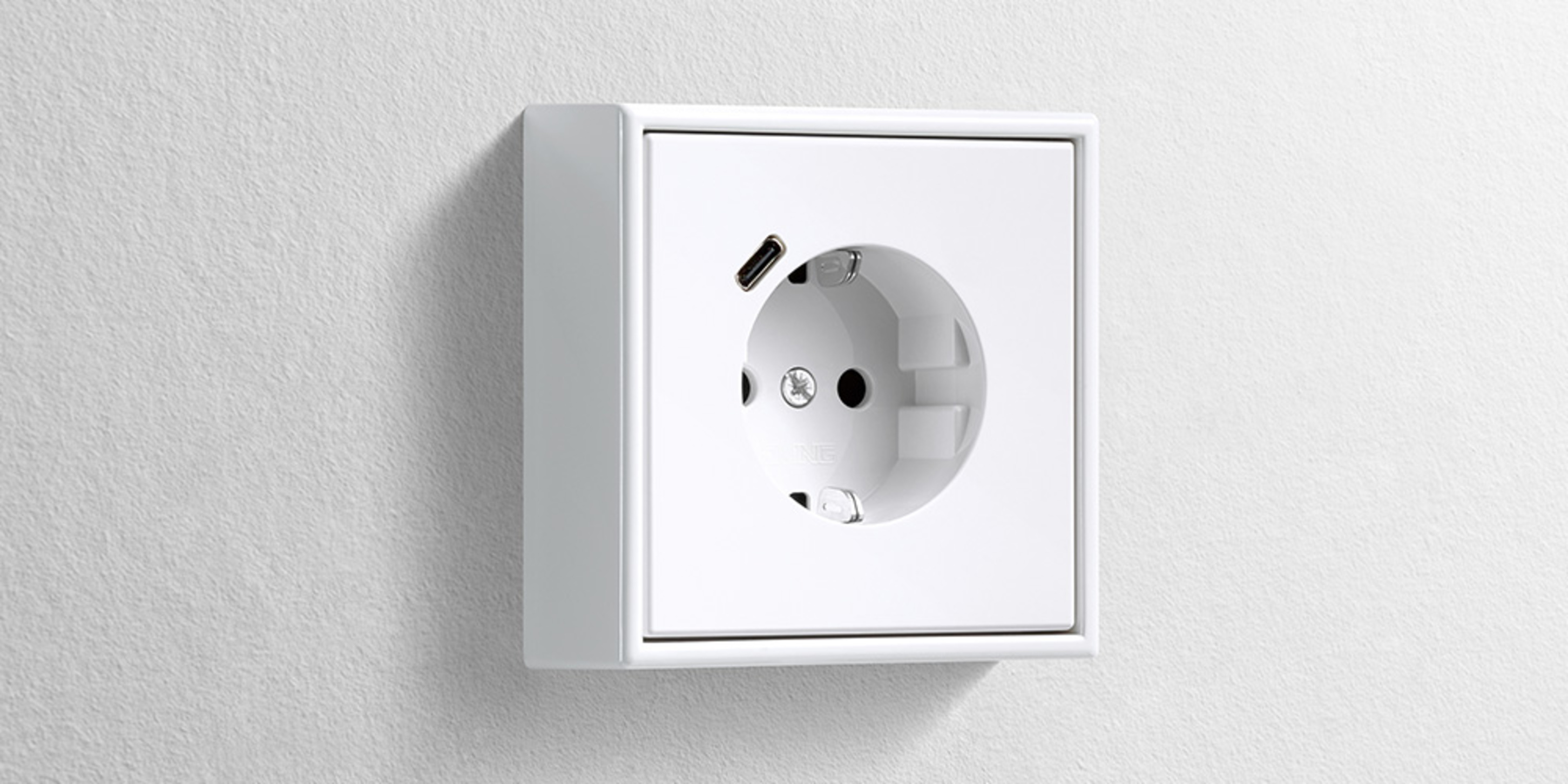 Erweiterter Anschlussraum für die Nachrüstung bei RBS Elektroinstallation GmbH in Niedergörsdorf OT Altes Lager