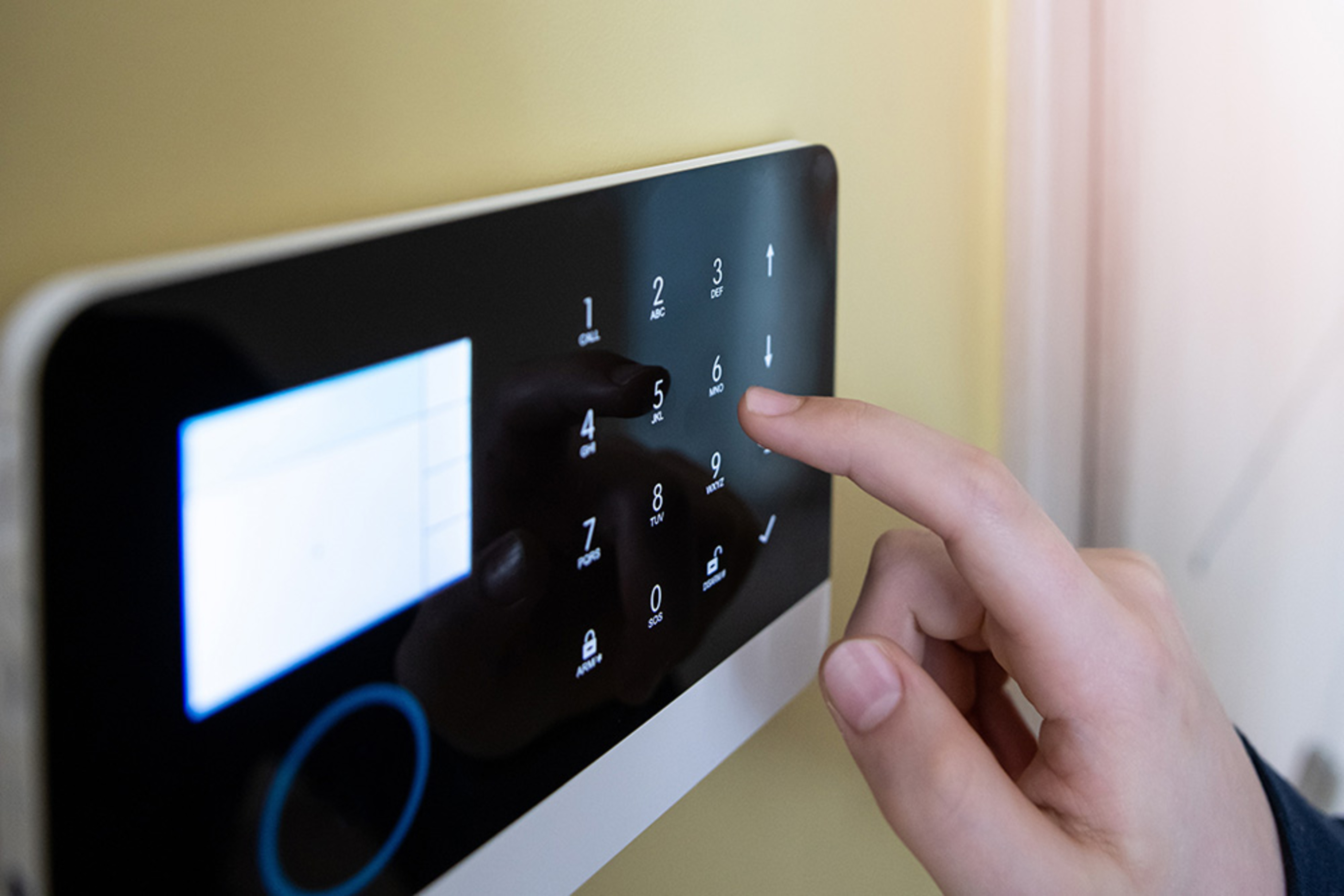 Alarm­anlagen bei RBS Elektroinstallation GmbH in Niedergörsdorf OT Altes Lager