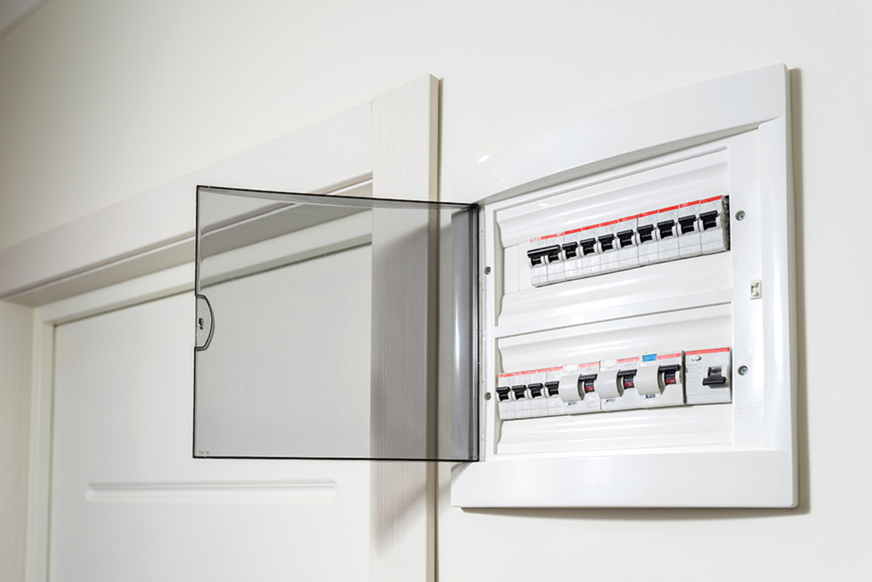 Über­spannungs­schutz bei RBS Elektroinstallation GmbH in Niedergörsdorf OT Altes Lager